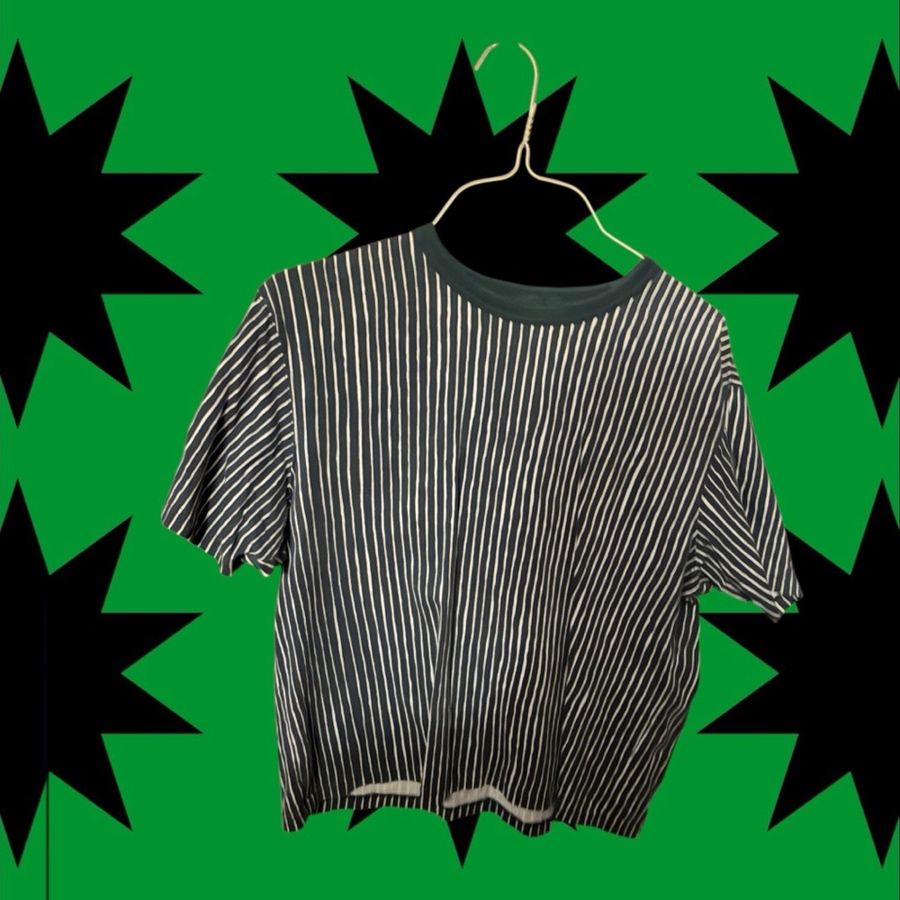 Marimeko  X Uniqlo  collaboration shirt green and white  strip shirt .